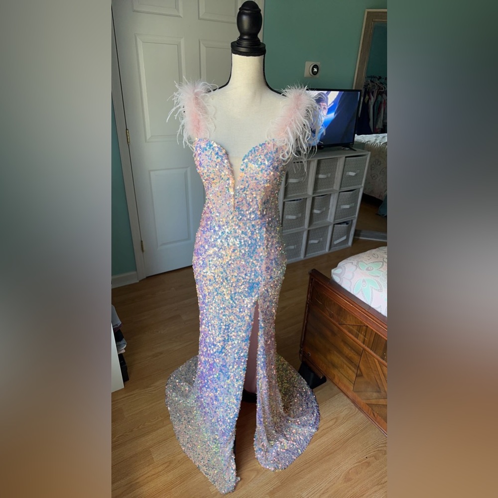 Pink feather prom dress size 4